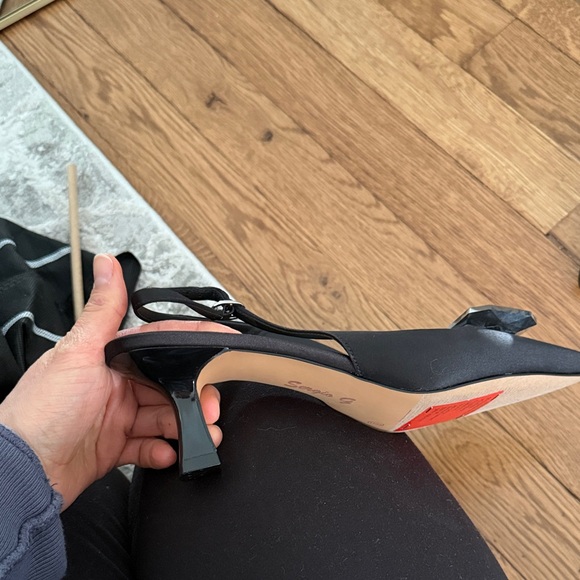 Elegant Black Slingback Heels with Crystal Detail - Picture 3 of 3